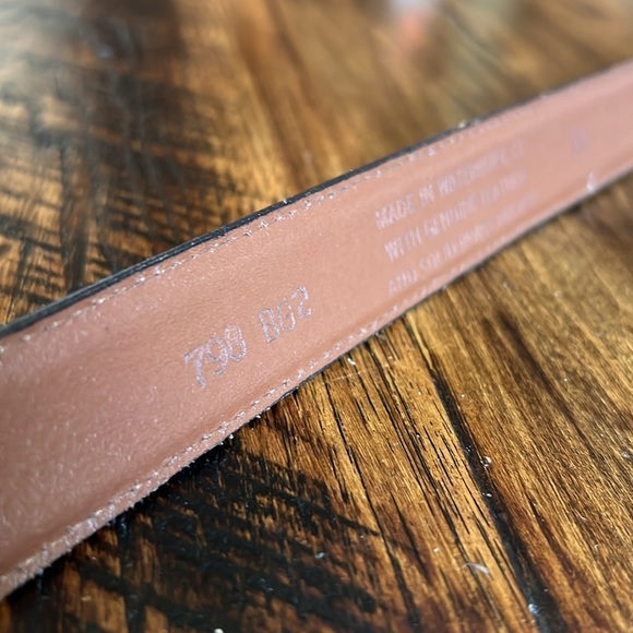 Men’s Minimalist Black Textured Leather USA Made Belt w Brass Buckle Sz 38 - Picture 6 of 9